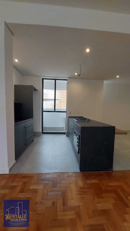 Apartamento à venda com 3 quartos, 141m² - Foto 9