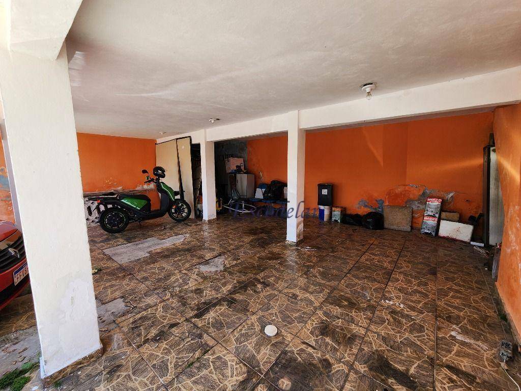 Casa de Condomínio à venda com 3 quartos, 181m² - Foto 2