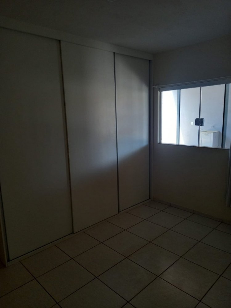 Casa à venda com 3 quartos, 250m² - Foto 2