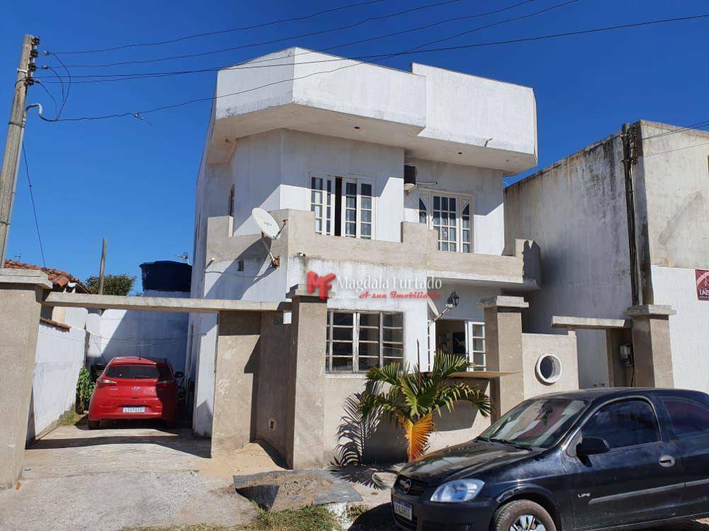 Casa à venda com 3 quartos, 100m² - Foto 1