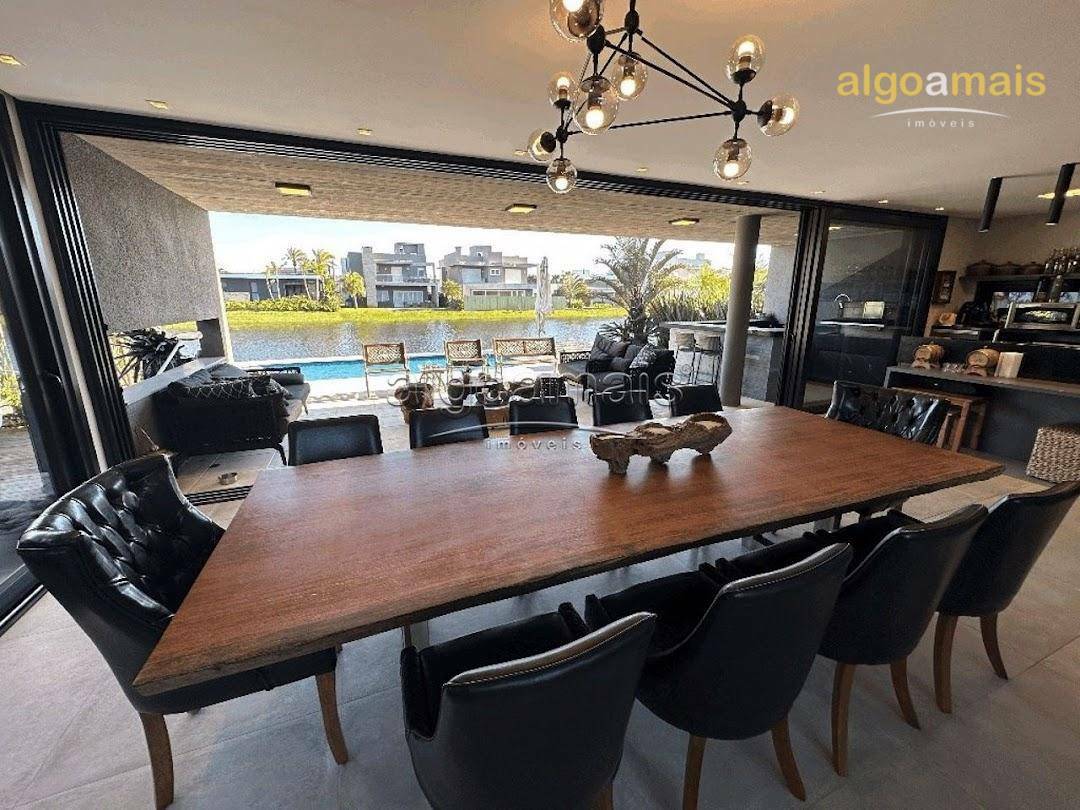 Casa de Condomínio à venda com 5 quartos, 362m² - Foto 9