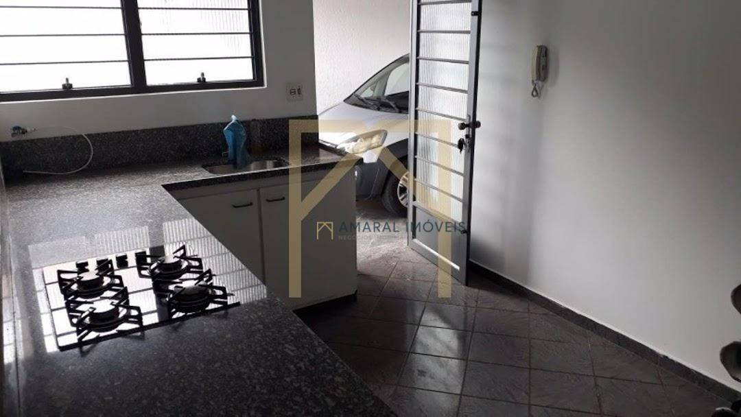 Casa à venda com 3 quartos, 380m² - Foto 6