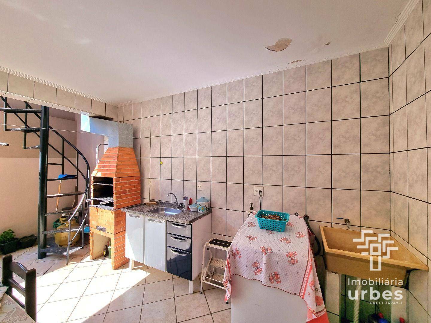 Casa à venda com 3 quartos, 214m² - Foto 13