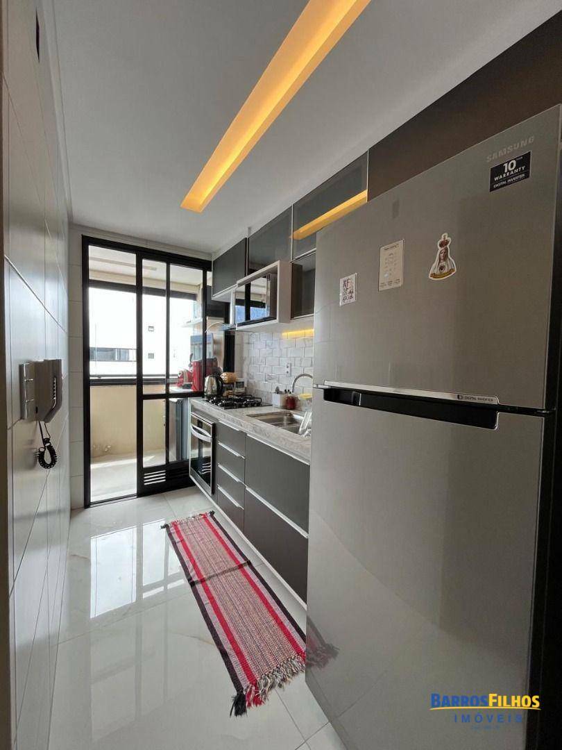 Apartamento à venda com 2 quartos, 81m² - Foto 4