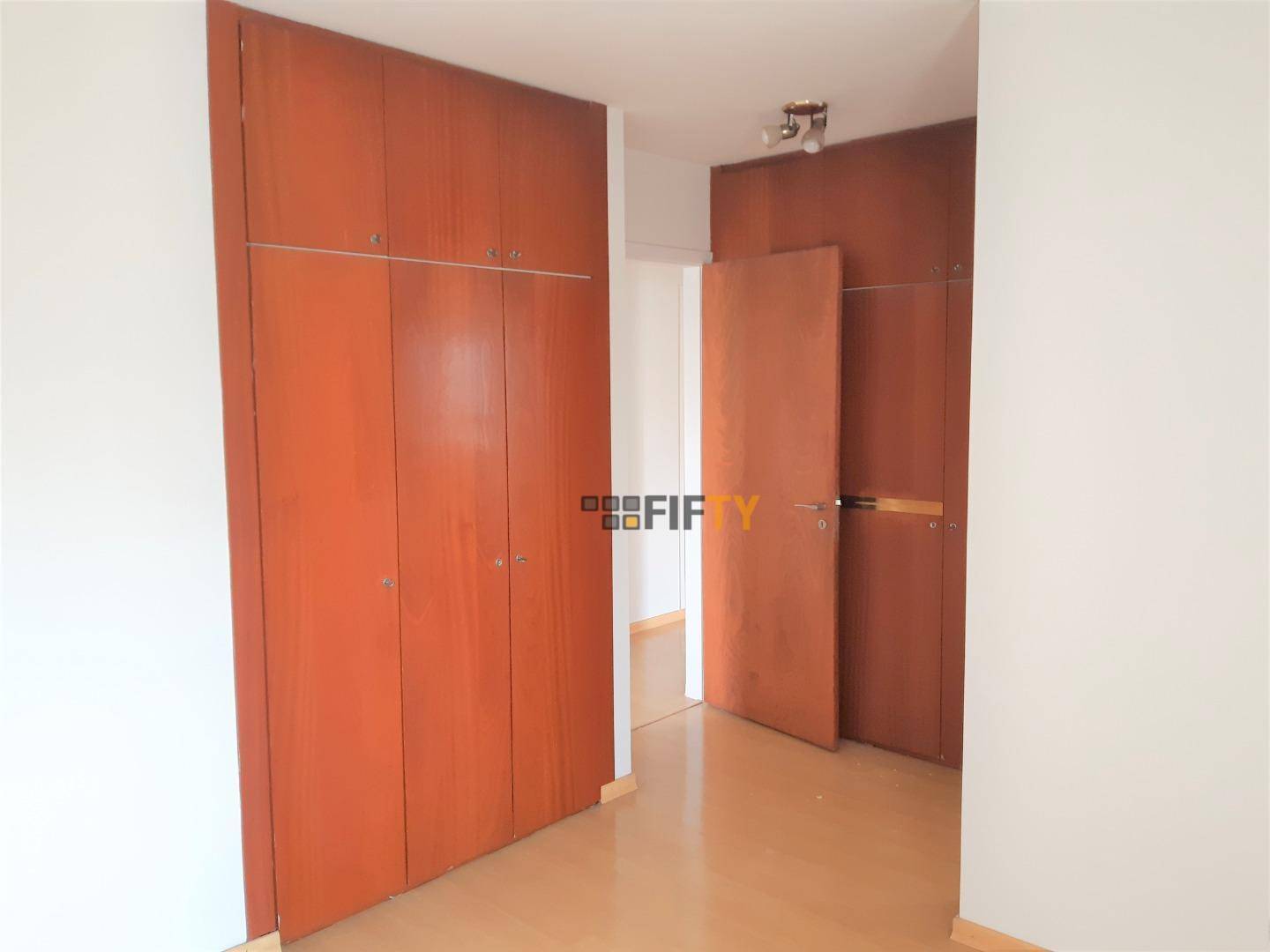 Apartamento para alugar com 3 quartos, 110m² - Foto 8