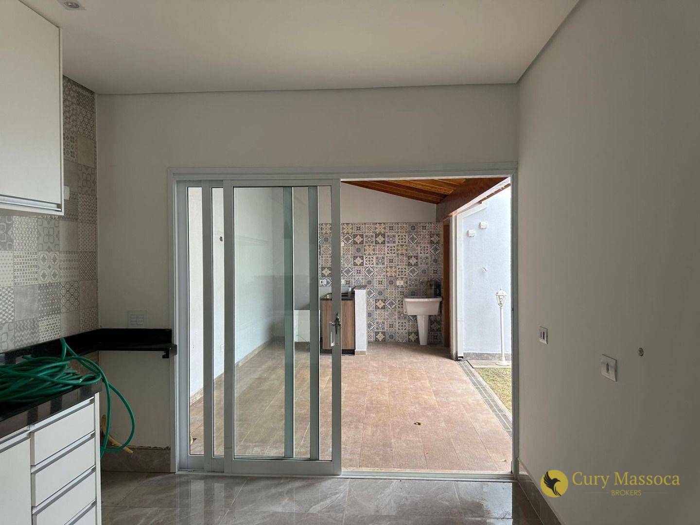 Casa de Condomínio para alugar com 3 quartos, 174m² - Foto 6