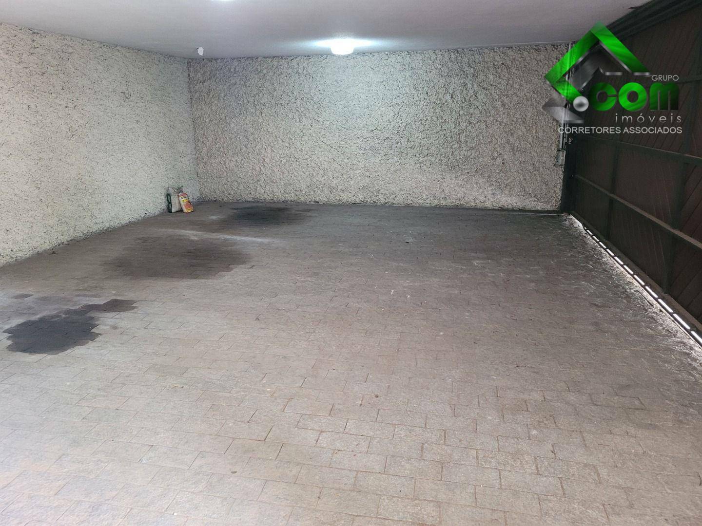 Casa à venda com 5 quartos, 324m² - Foto 4