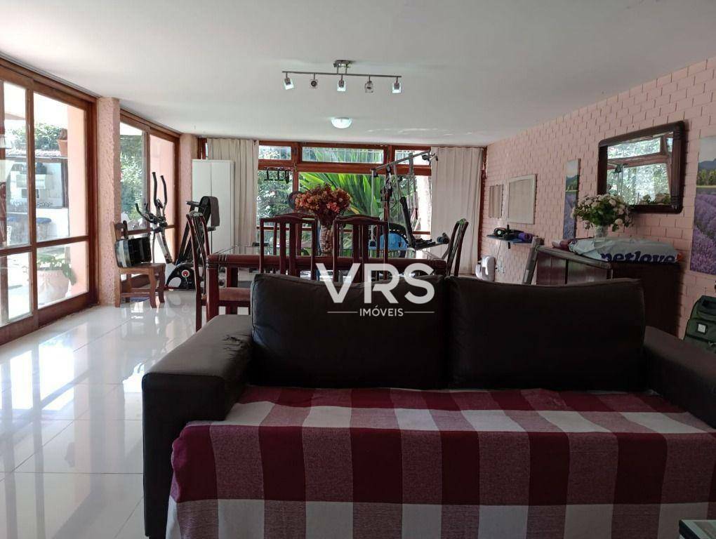 Casa à venda com 3 quartos, 224m² - Foto 37