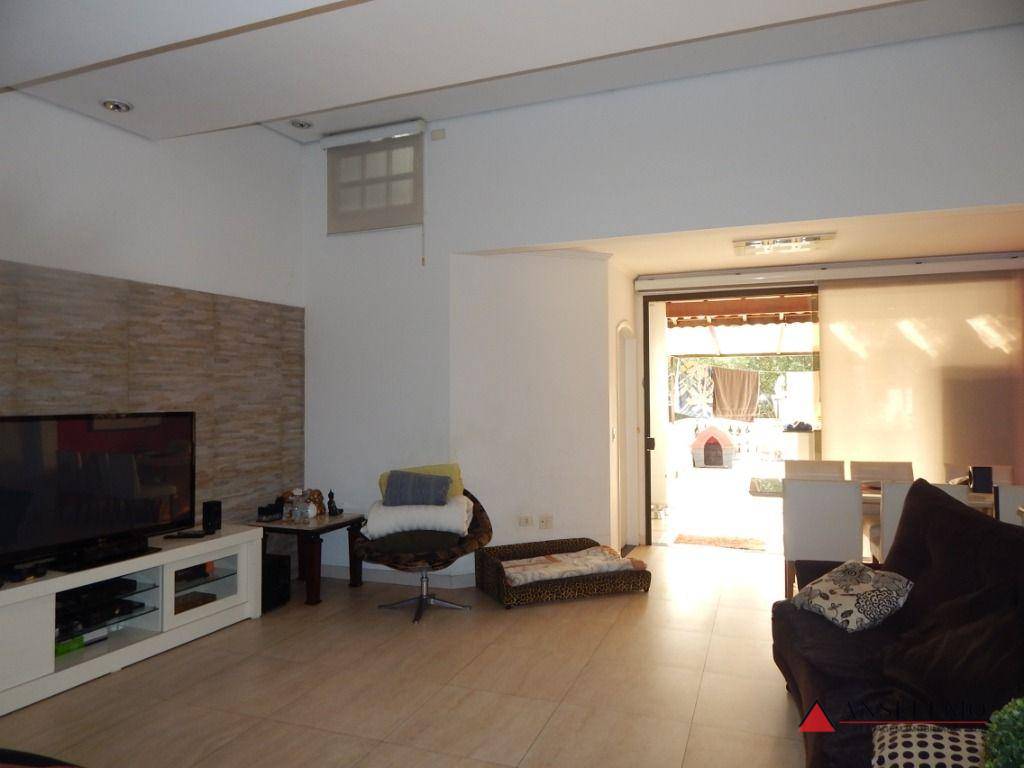 Sobrado à venda e aluguel com 3 quartos, 209m² - Foto 18