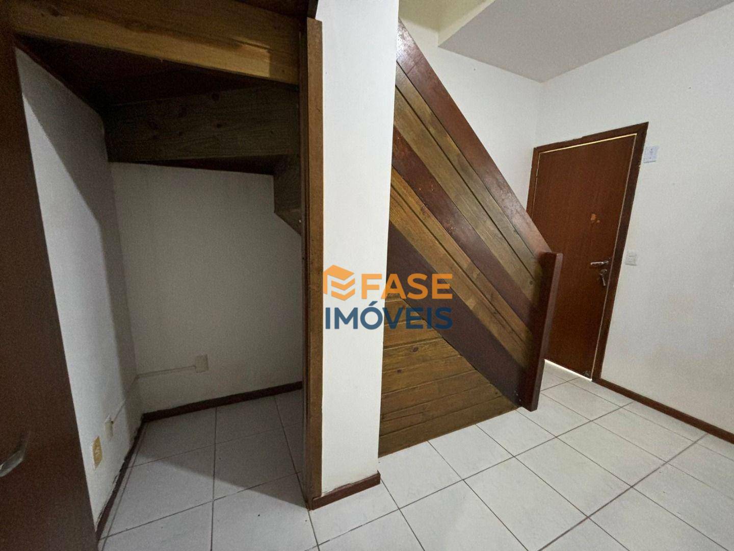 Casa à venda com 2 quartos, 55m² - Foto 6