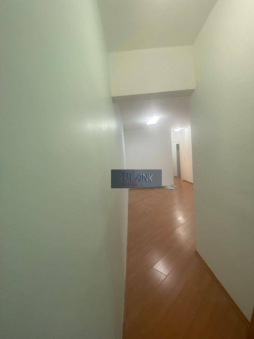 Apartamento para alugar com 3 quartos, 95m² - Foto 10