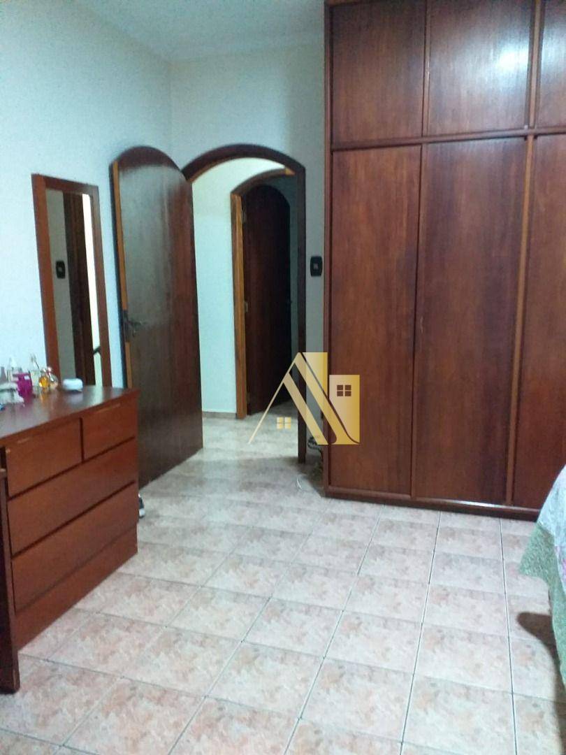 Sobrado à venda com 3 quartos, 259m² - Foto 18