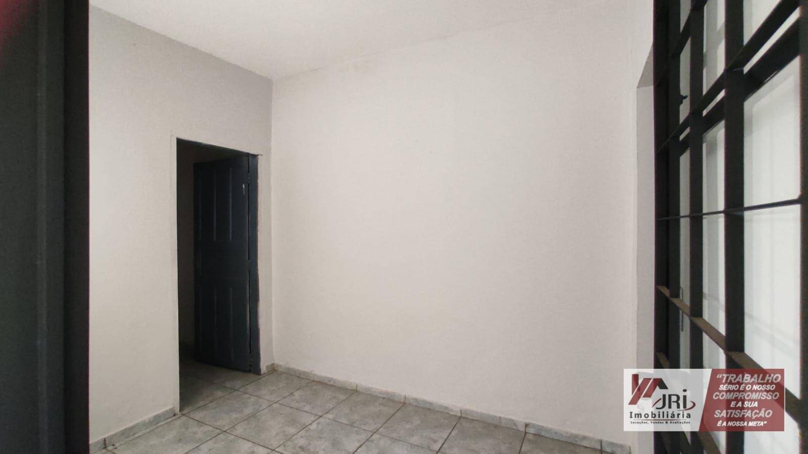 Casa à venda com 2 quartos, 62m² - Foto 4