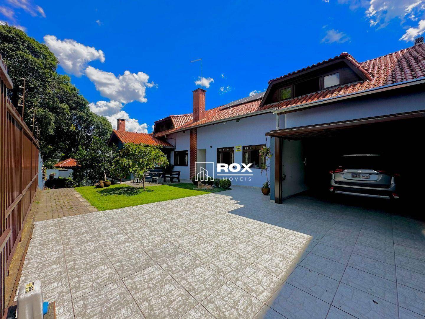 Casa, 4 quartos, 305 m² - Foto 1