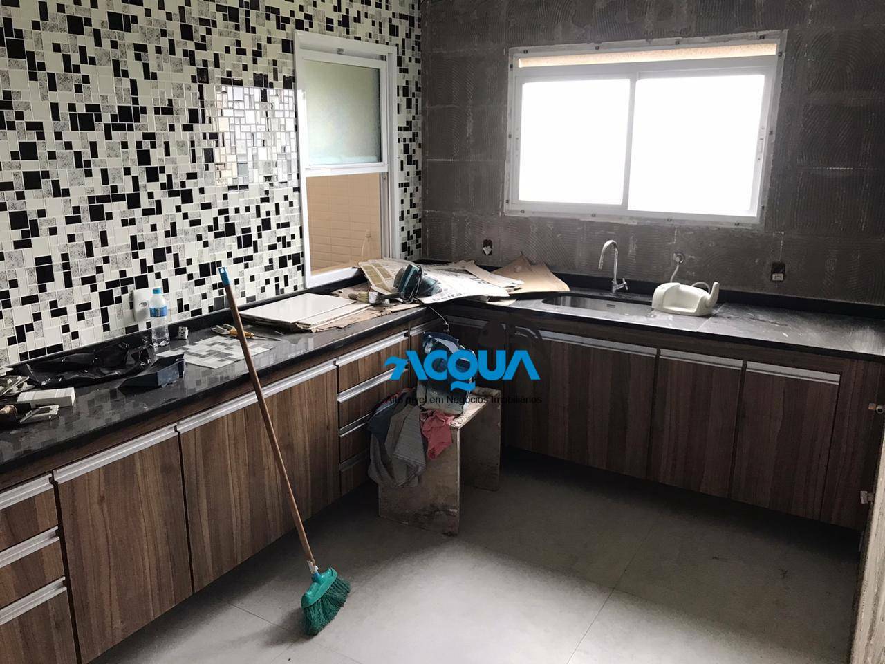 Apartamento à venda com 3 quartos, 158m² - Foto 4