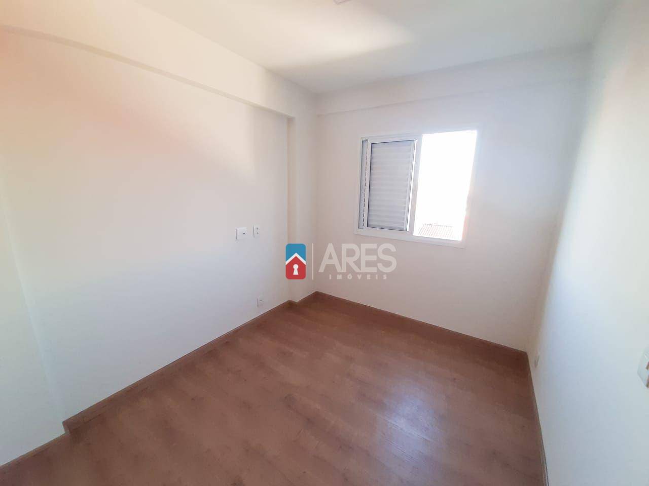 Apartamento para alugar com 3 quartos, 76m² - Foto 6