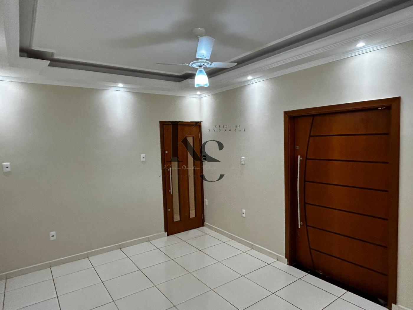 Casa à venda com 3 quartos, 196m² - Foto 2