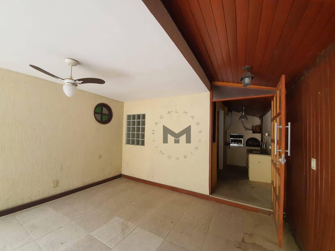 Casa à venda com 4 quartos, 120m² - Foto 4