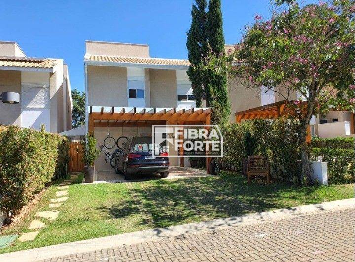 Casa à venda com 3 quartos, 220m² - Foto 1