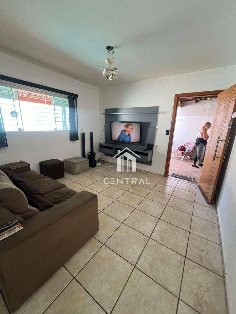 Casa à venda com 3 quartos, 199m² - Foto 3