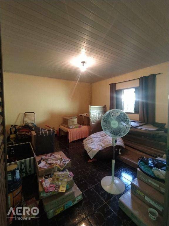 Casa à venda com 2 quartos, 90m² - Foto 2