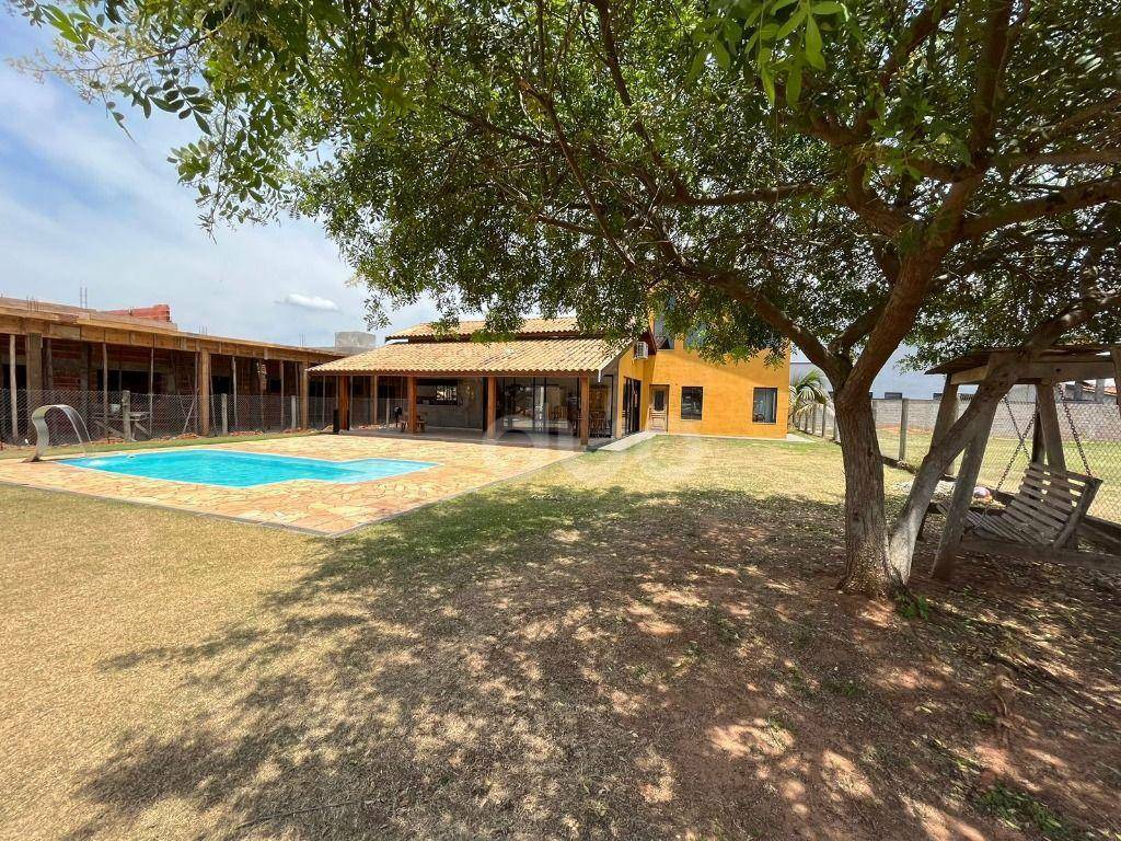 Casa à venda com 3 quartos, 271m² - Foto 2