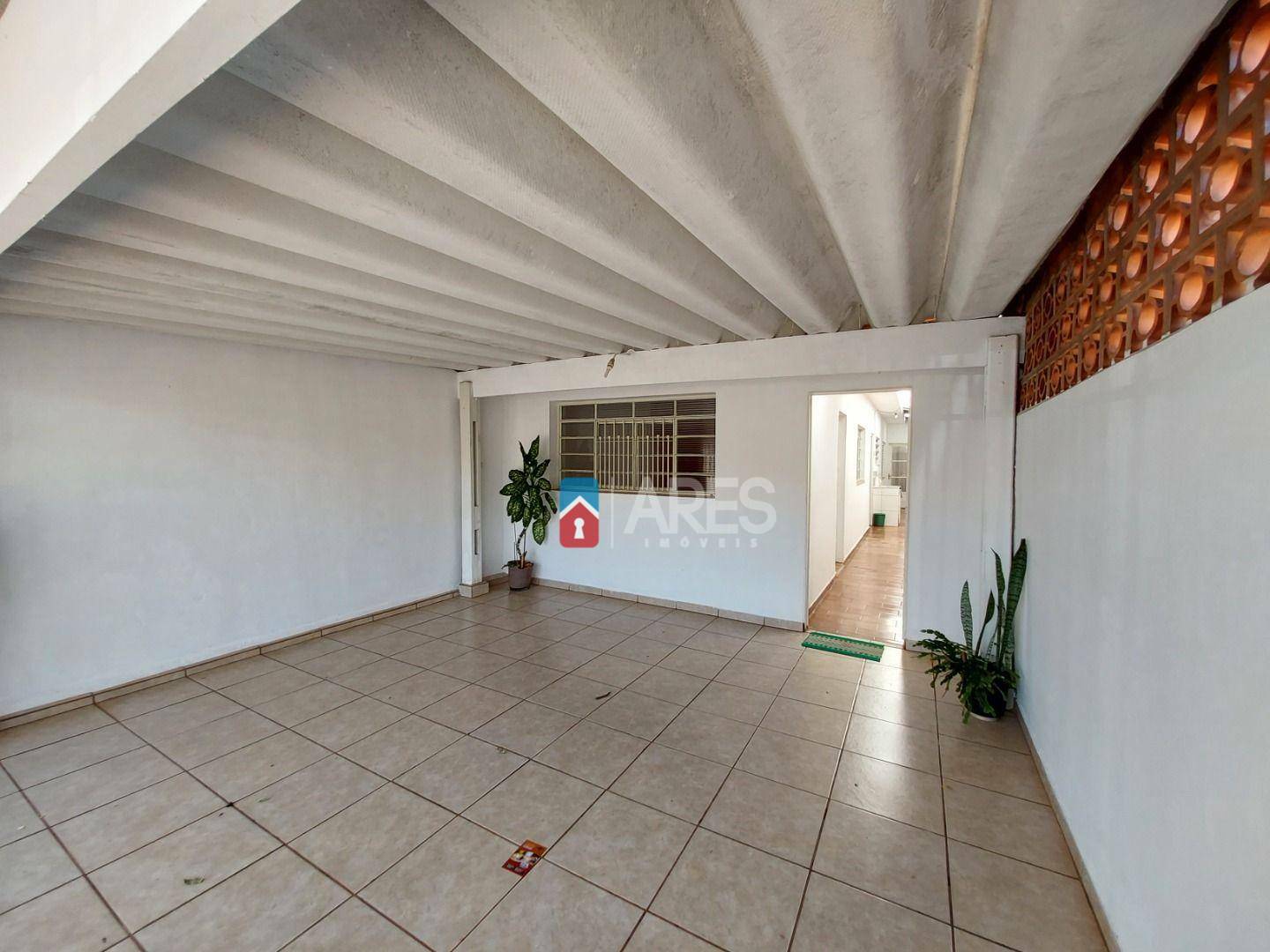 Casa à venda com 2 quartos, 150m² - Foto 1