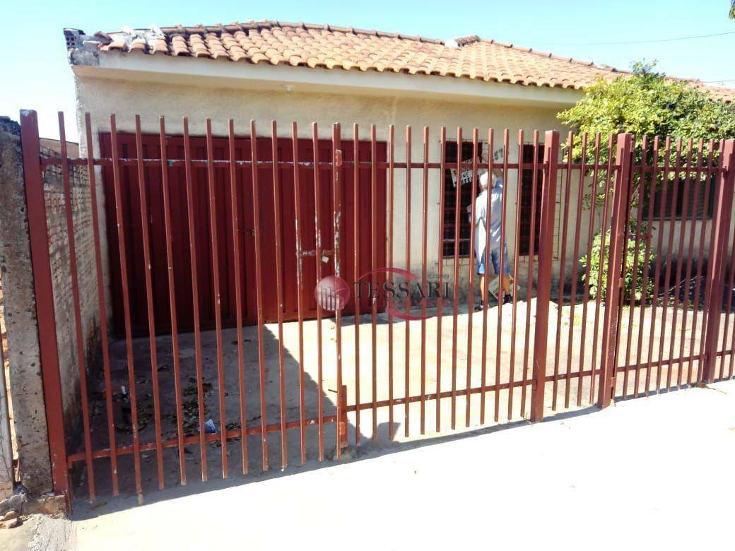 Casa à venda e aluguel com 3 quartos, 100m² - Foto 1