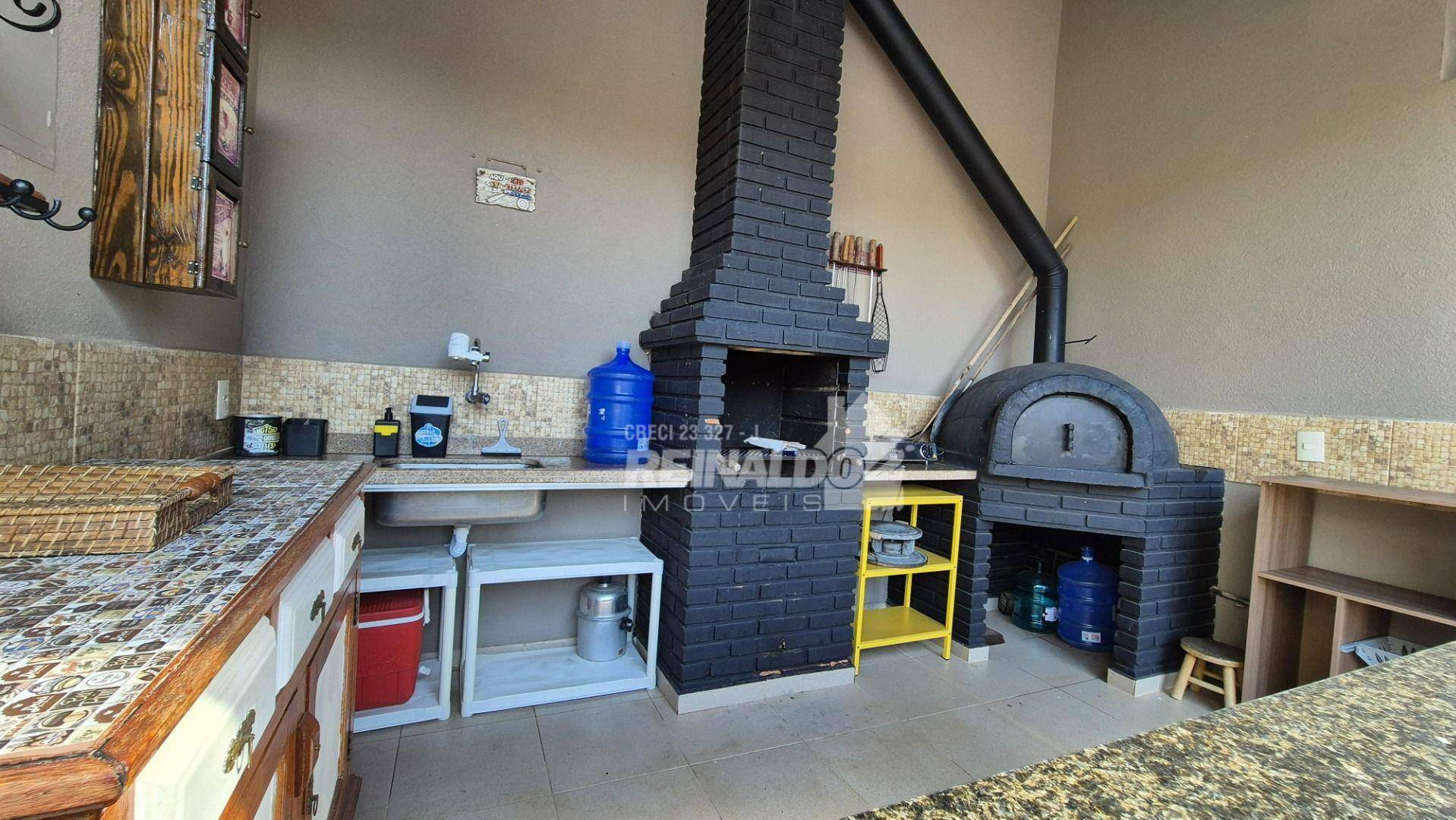 Casa de Condomínio para alugar com 4 quartos, 239m² - Foto 36