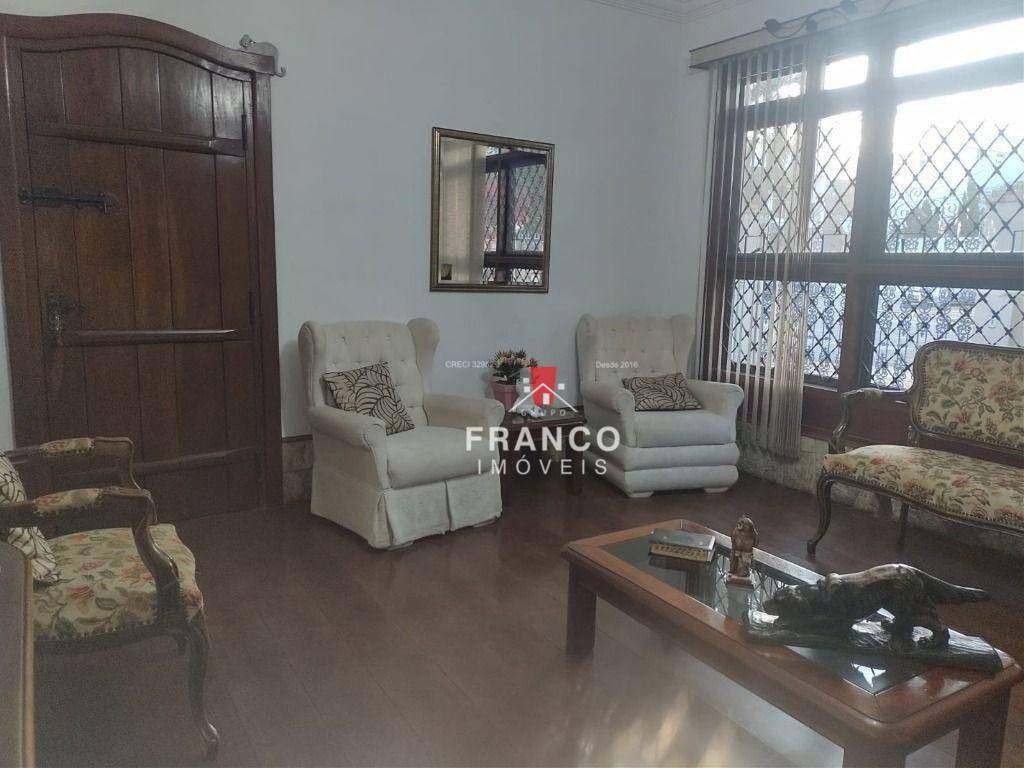 Casa à venda com 3 quartos, 229m² - Foto 4