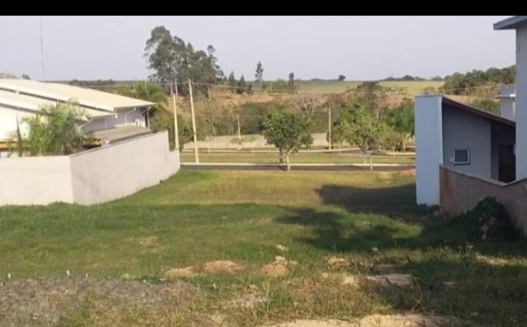 Terreno à venda, 450m² - Foto 1