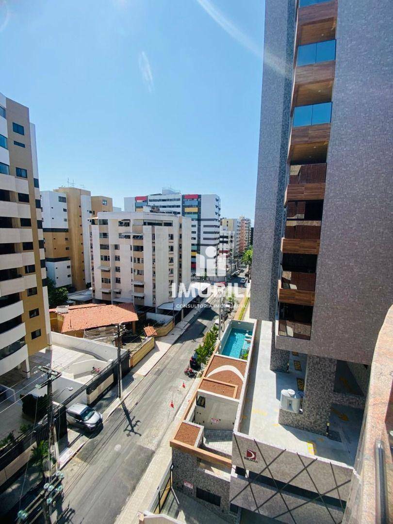 Apartamento à venda com 3 quartos, 119m² - Foto 3