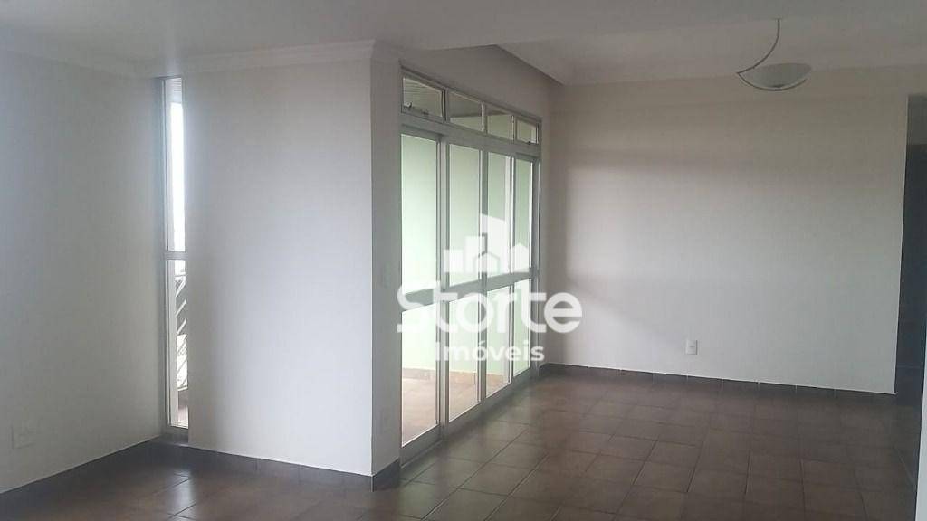 Apartamento à venda com 3 quartos, 174m² - Foto 3