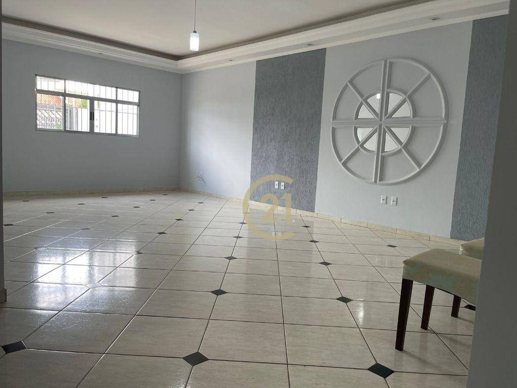 Casa para alugar com 4 quartos, 206m² - Foto 11