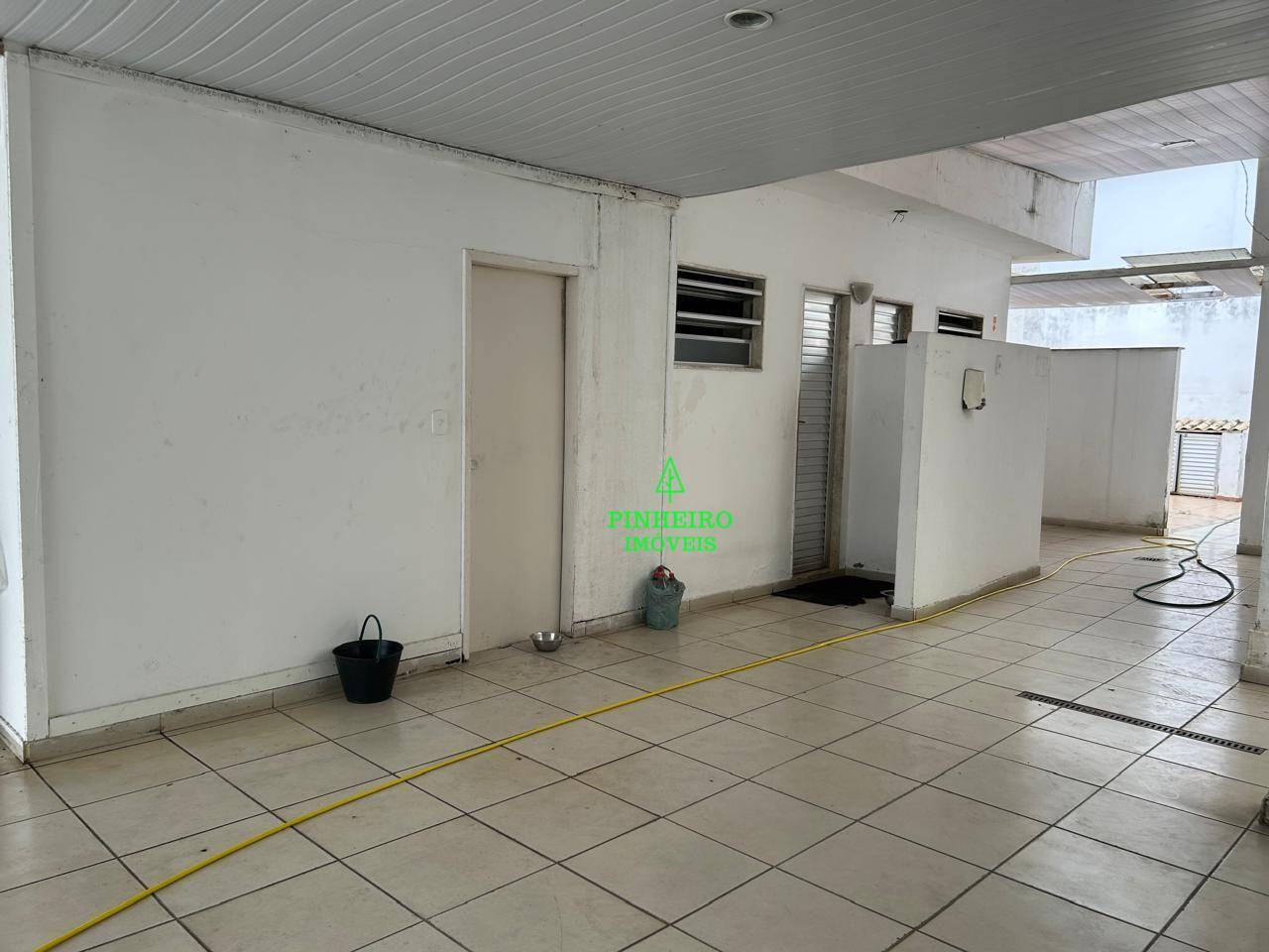 Casa à venda e aluguel com 2 quartos, 250m² - Foto 14