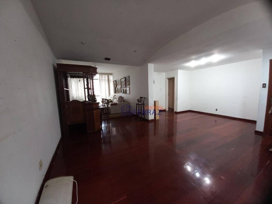 Apartamento à venda com 3 quartos, 136m² - Foto 3