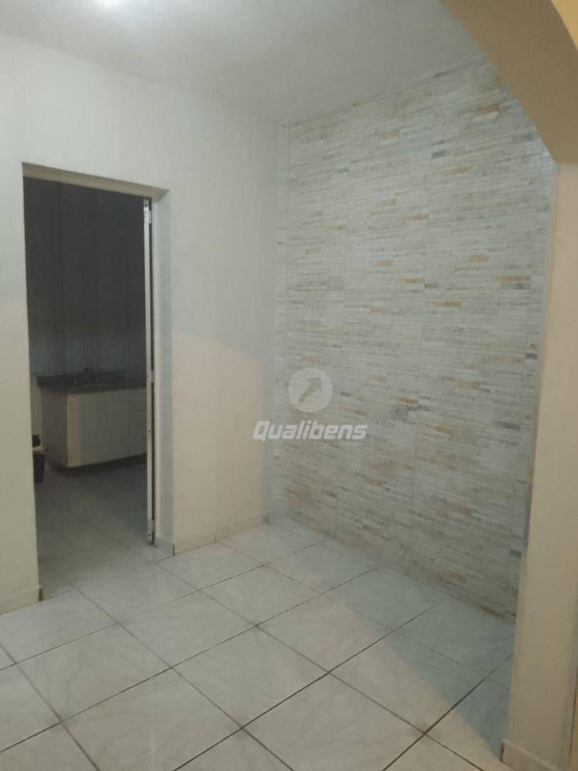 Casa para alugar com 3 quartos, 140m² - Foto 3