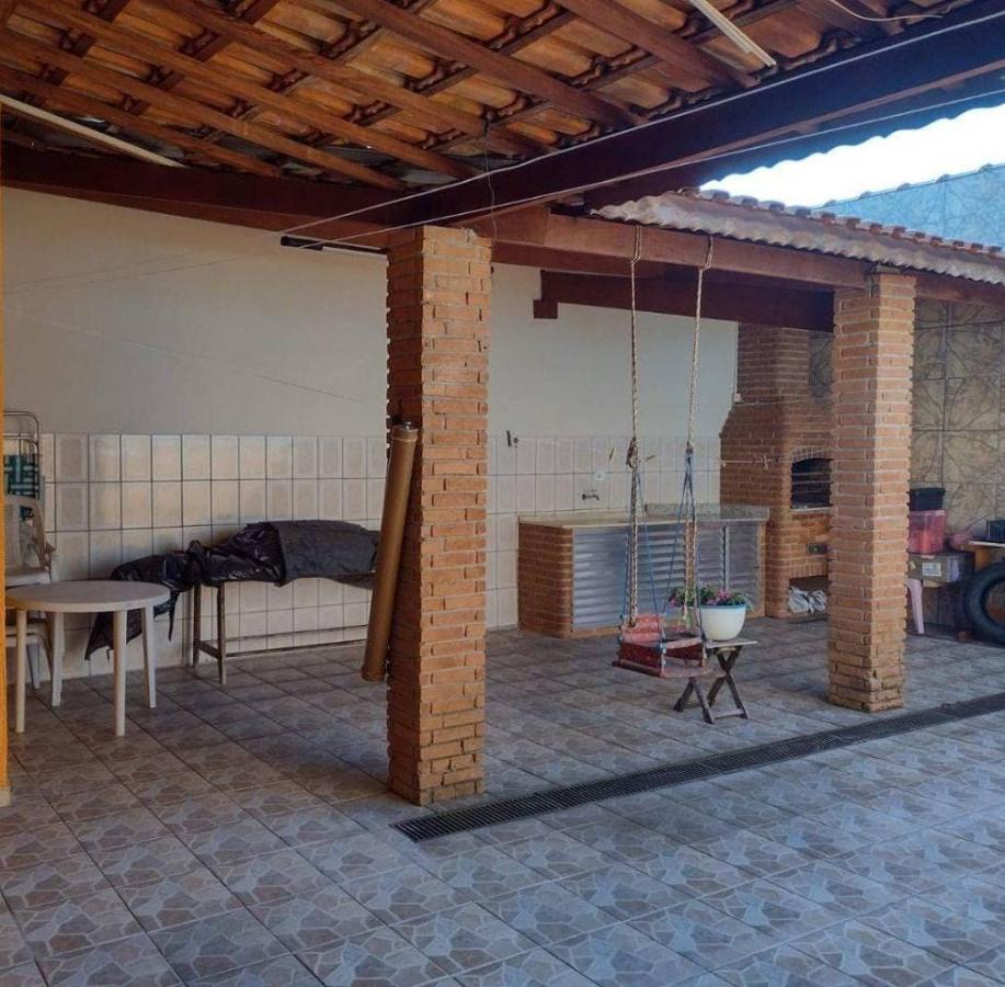 Casa à venda com 2 quartos, 250m² - Foto 1