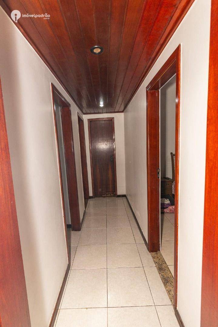Casa à venda com 4 quartos, 320m² - Foto 9
