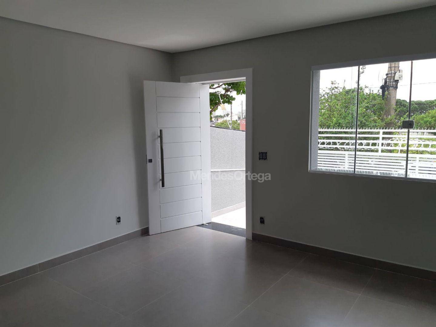 Casa à venda com 3 quartos, 207m² - Foto 4