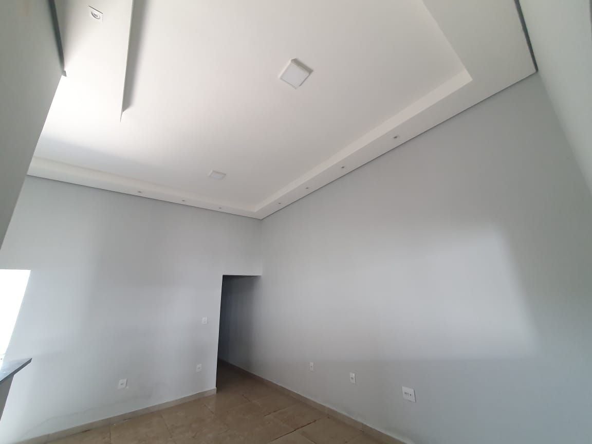 Casa à venda com 2 quartos, 111m² - Foto 1