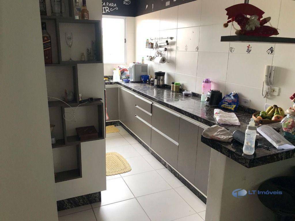 Apartamento à venda com 2 quartos, 69m² - Foto 2