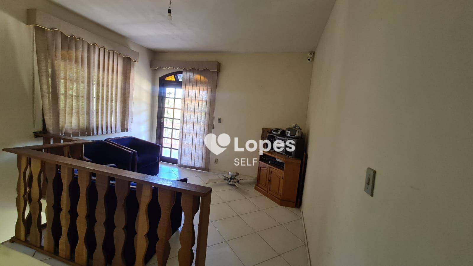 Casa à venda com 4 quartos, 250m² - Foto 5