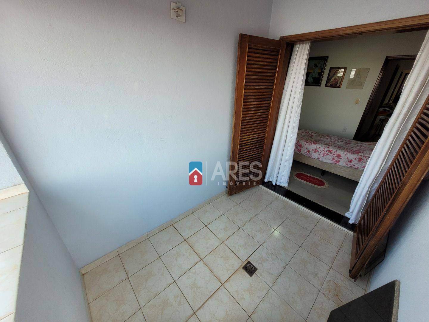 Casa à venda com 3 quartos, 203m² - Foto 11