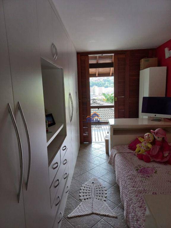 Casa à venda com 5 quartos, 169m² - Foto 16