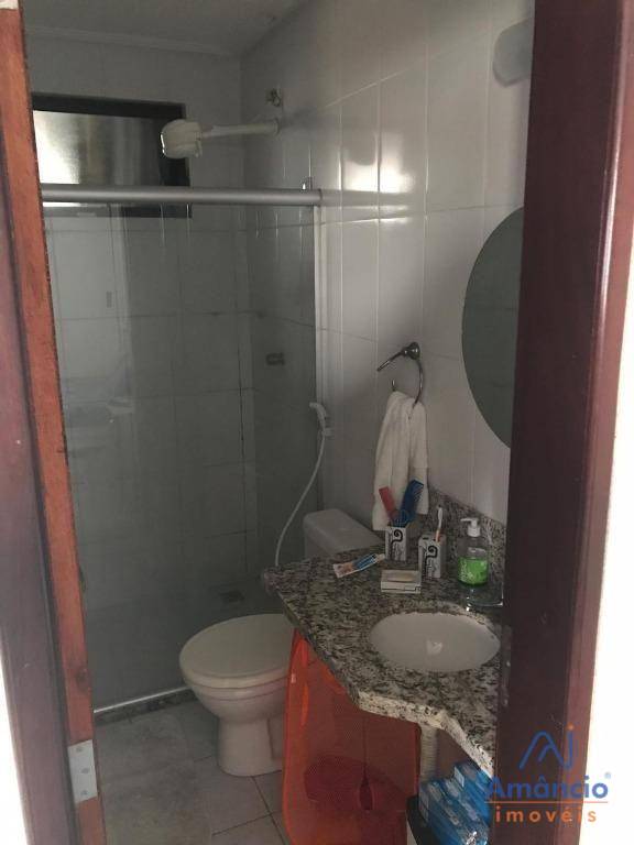 Apartamento à venda com 2 quartos, 64m² - Foto 17