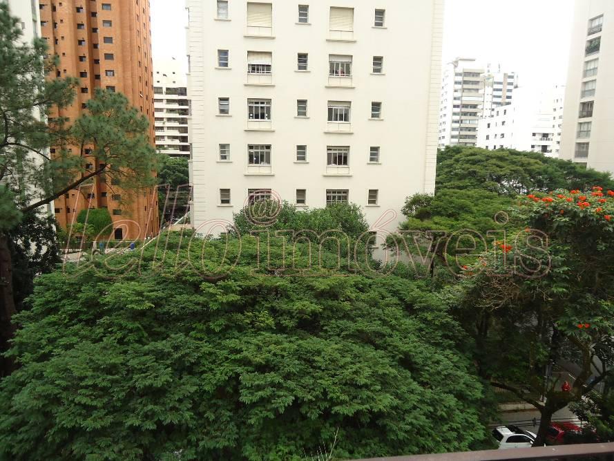 Apartamento para alugar com 3 quartos, 173m² - Foto 13