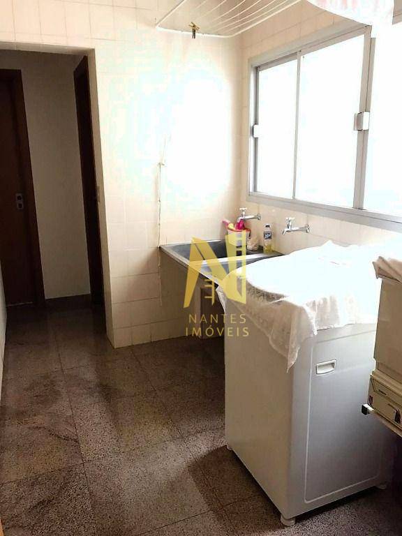 Apartamento à venda com 3 quartos, 226m² - Foto 26