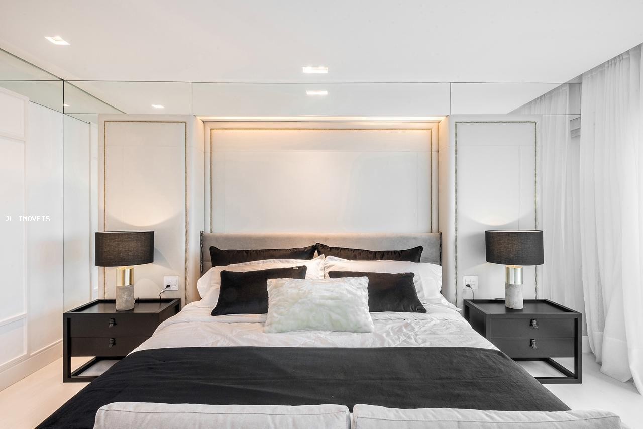 Apartamento à venda com 4 quartos, 228m² - Foto 7