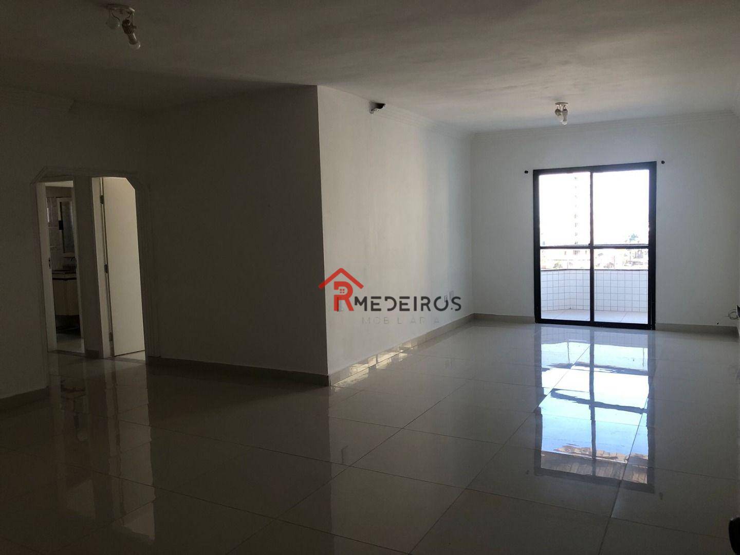 Apartamento à venda com 3 quartos, 138m² - Foto 3